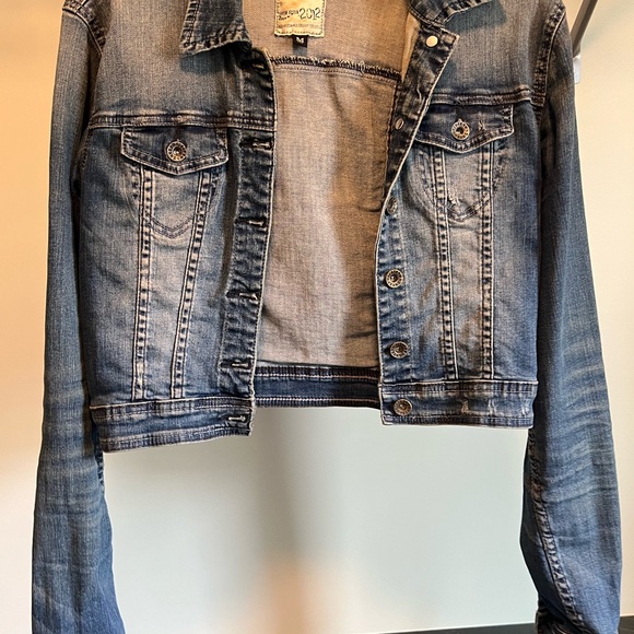 Cropped denim jacket. Size medium - Picture 2 of 3